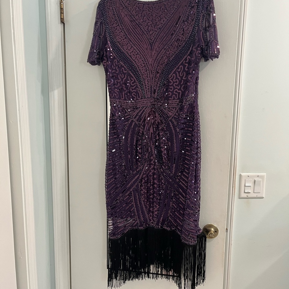 20s Theme Embellished V-Neck Purple Midi Dress - Picture 7 of 9